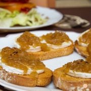 Tostaditas de queso de cabra