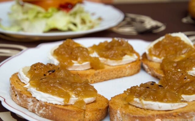 Tostaditas de queso de cabra