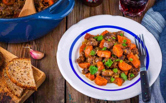 Carne con tomate